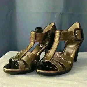 Sofft Leather T-strap Heeled Metallic Sandal Top Size 6, LIKE NEW!!